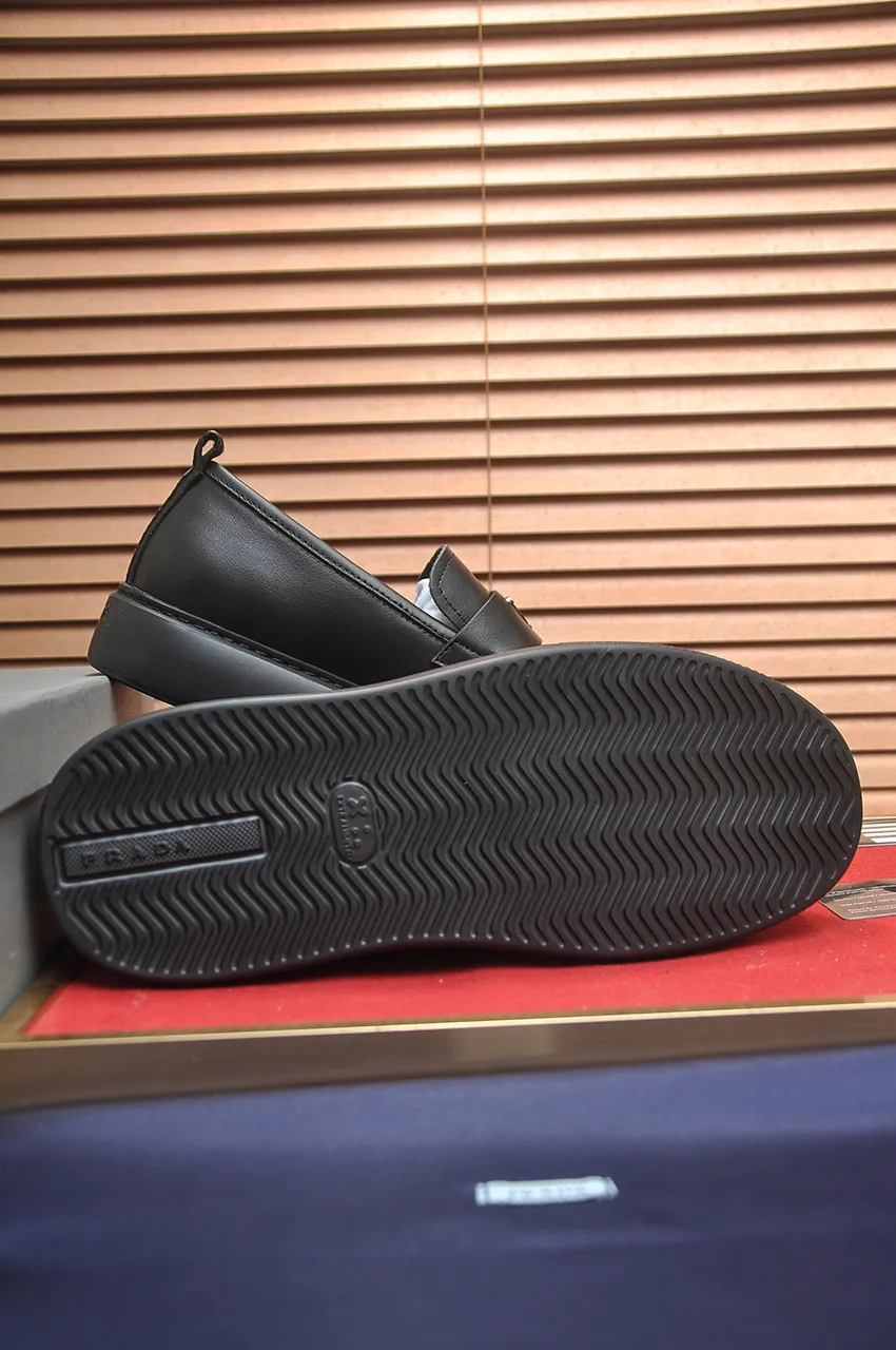 Men's shoes 💰580💶 [PRADA] Top original items, new seasonal styles, high-quality original items, top-grade high-mercerized cowhide combined with original breathable fabric + imported glue, imported stretch fabric inside with original cowhide feet, original thick outsole! Quality guaranteed! Code 38-45 (45 customized)